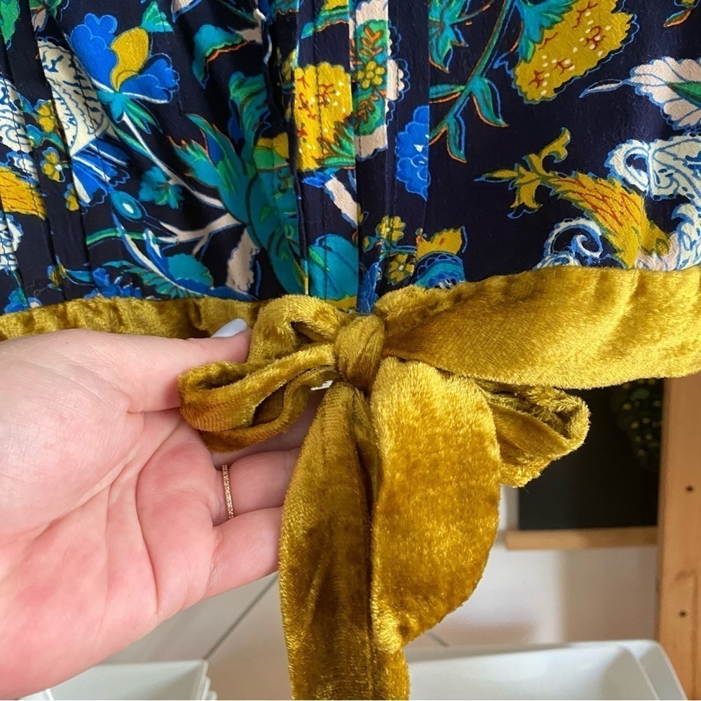 Anthropologie Blue Floral Clara Gold Velvet-Trimmed Pajama Lounge Top Small - Picture 13 of 16